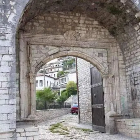 Twins Mangalem Vendégház 3*