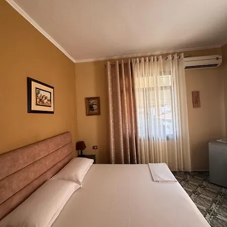 Twins Mangalem 3* Berat